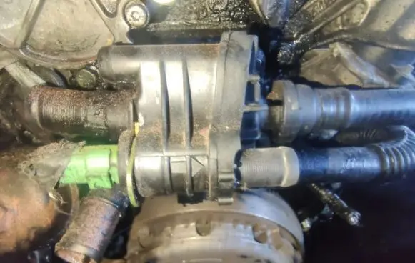 Mazda 3 I Engine coolant pipe/hose