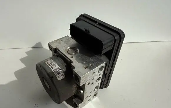 Peugeot 208 ABS Pump 9817031780 616718005D0