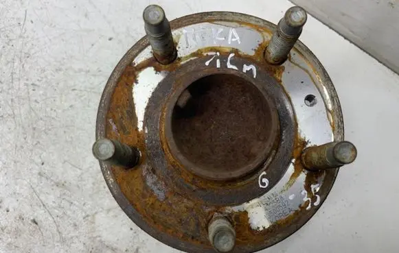Opel Mokka Rear wheel hub 13500592