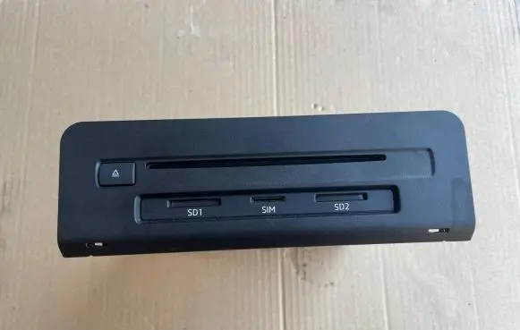 Audi A5 Radio/CD/DVD/GPS head unit 8W5035035B