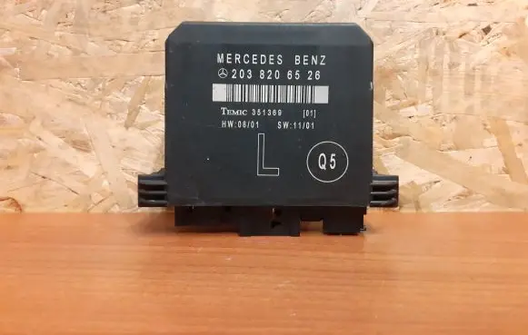 Mercedes-Benz C W203 Door control unit/module 2038206526 2661