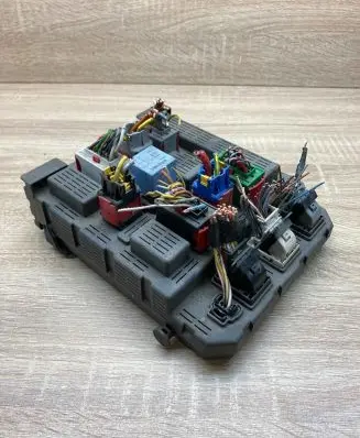 Peugeot 607 Fuse module 9645585480