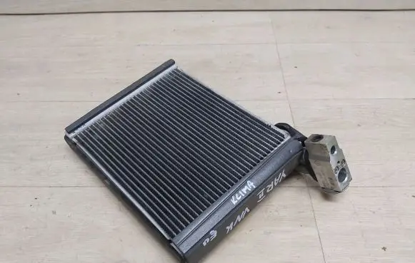Toyota Yaris Air conditioning (A/C) radiator (interior) 