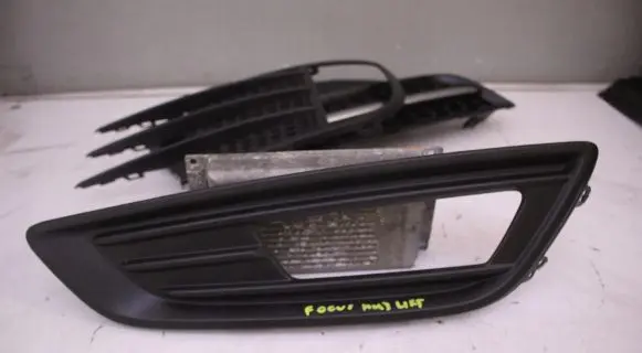 Ford Focus Front bumper lower grill