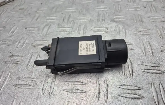 Audi TT Mk1 Windscreen/window heater switch 8N0941503A
