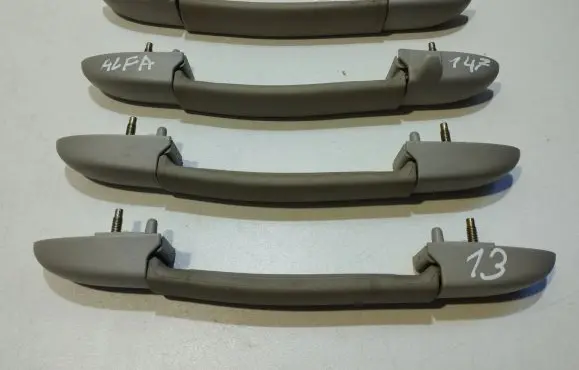 Alfa Romeo 147 Front interior roof grab handle A739