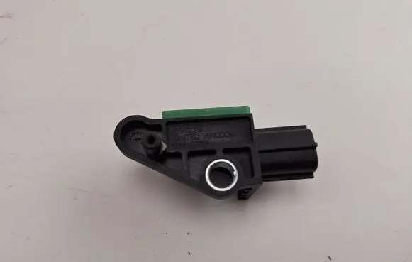 Volkswagen PASSAT B7 Airbag deployment crash/impact sensor 391229