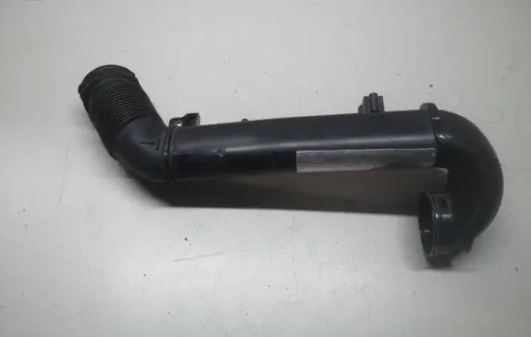 BMW 2 F45 Air intake hose/pipe 8511377 1371 23557610
