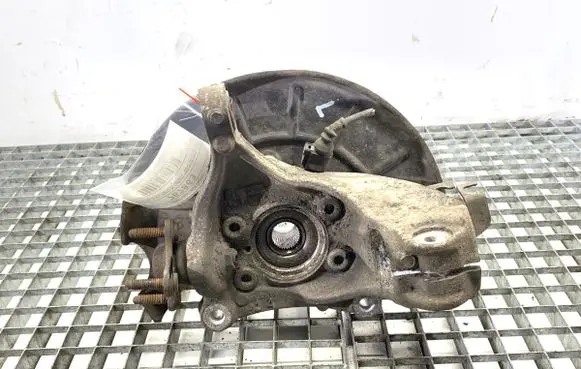 Volkswagen PASSAT B7 Front wheel hub spindle knuckle
