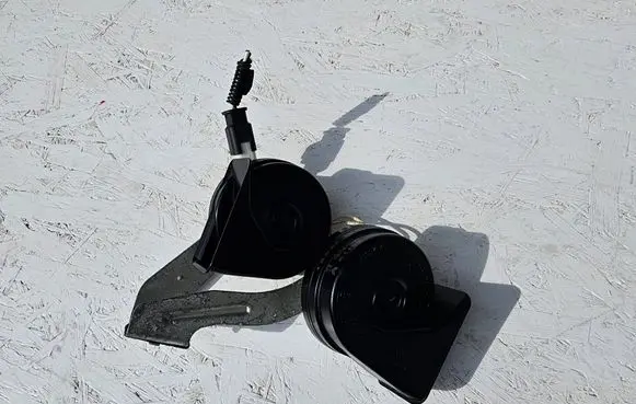 Peugeot 3008 II Horn signal 9815870780