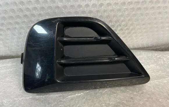 BMW X2 F39 Front bumper lower grill 9879932 2U702 11460913