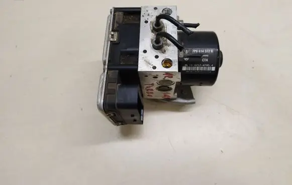 Porsche Cayenne (92A) ABS Pump 7P0907379K 7P0614517K