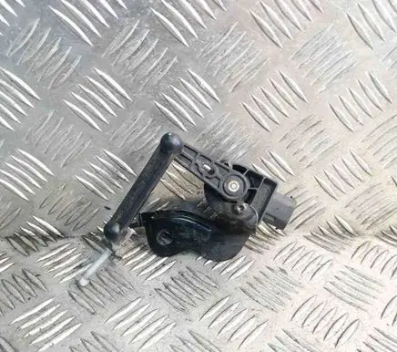 Headlight/headlamp level sensor