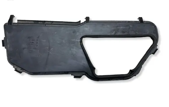 Audi Q7 4M Air filter box cover 4M1815389