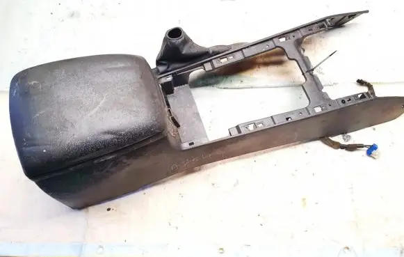 KIA Sorento Armrest 846103e000 84610-3e000