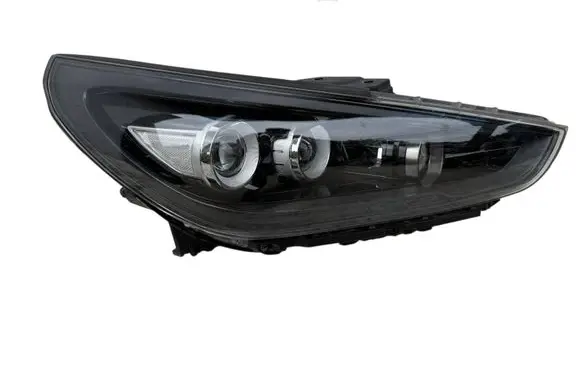 Hyundai i30 Headlight/headlamp 