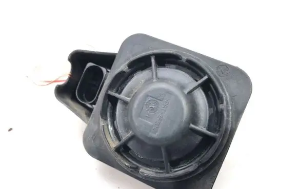 Volkswagen PASSAT B8 Horn signal 5Q0951605