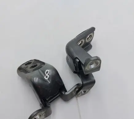 Nissan Leaf II (ZE1) Front door hinge set 