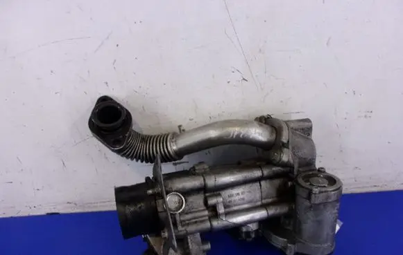 Nissan X-Trail T30 Throttle body valve 82003308210