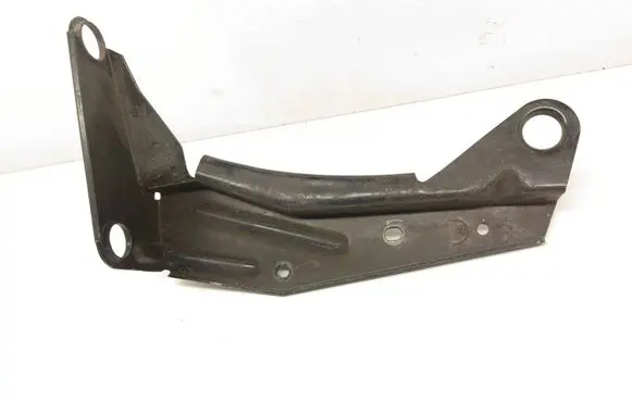 Audi A4 S4 B7 8E 8H Other engine bay part 8E0145813G