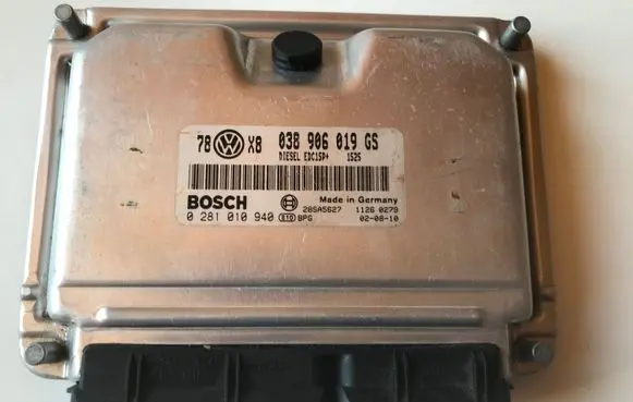 Volkswagen PASSAT B5.5 Engine control unit/module 038906019GS 0281010940 EDC15P