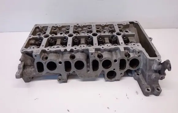 BMW 3 E90 E91 Engine head 7797678