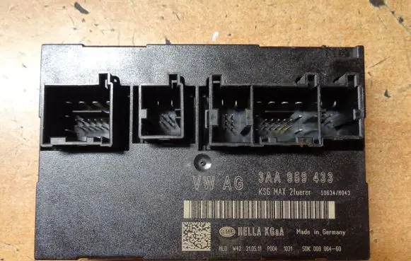 Volkswagen PASSAT B7 Comfort/convenience module 3AA959433