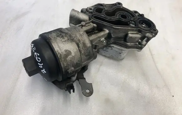 Opel Grandland X Oil filter mounting bracket 9823532380