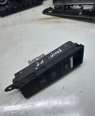 Volkswagen PASSAT B7 Hand parking brake switch 3AB927137
