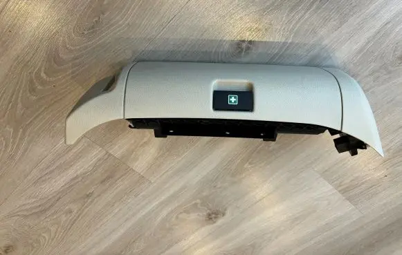 Mercedes-Benz E W211 Seat trim a2119185436