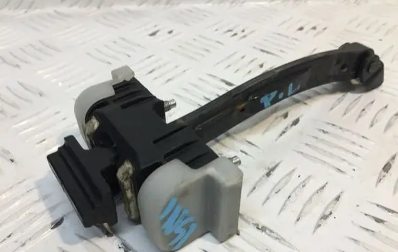 Opel Insignia A Front door check strap stopper 13229021