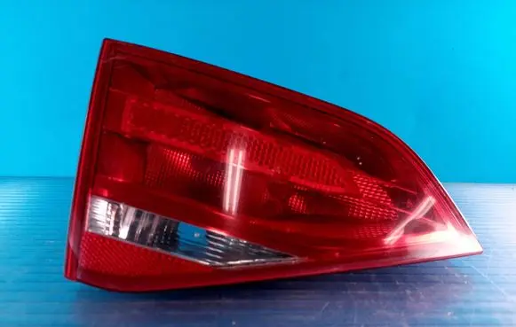 Audi A4 S4 B8 8K Tailgate rear/tail lights 8K5945094