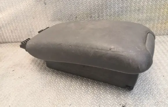 Mercedes-Benz C W203 Armrest