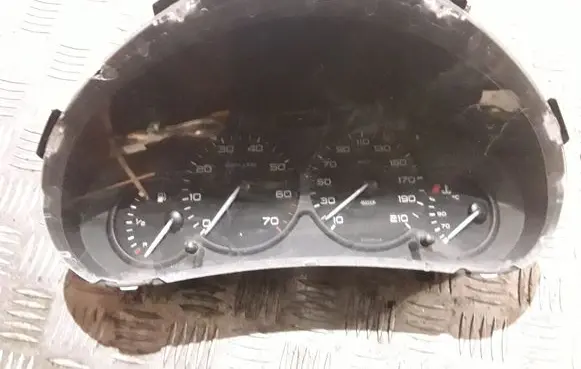 Peugeot Partner Speedometer (instrument cluster) 9662745180