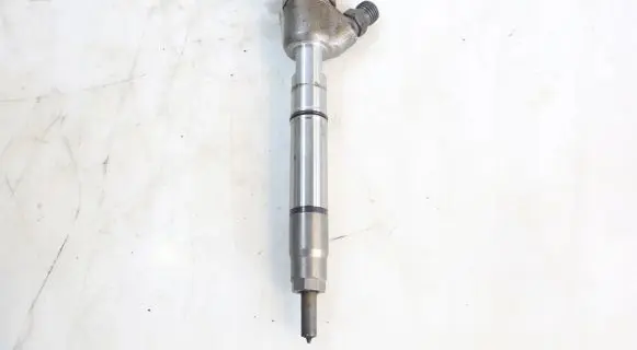 Hyundai i40 Fuel injector 0445110589