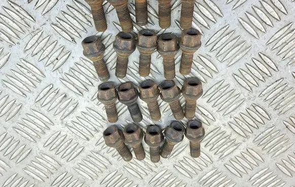 BMW 1 E81 E87 Nuts/bolts 
