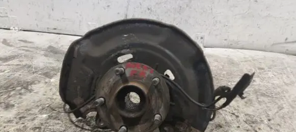Toyota Avensis T270 Front wheel hub spindle knuckle 4321105090 4355002020