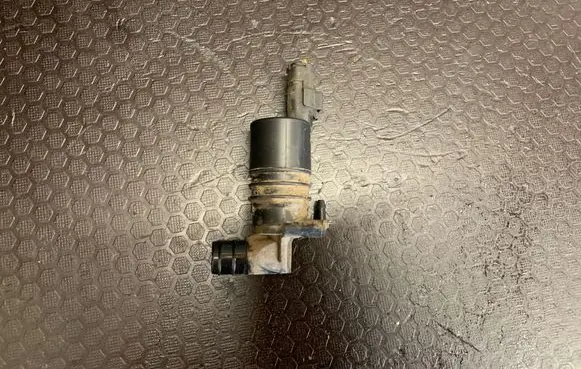 Peugeot 407 Windscreen/windshield washer pump 3030219