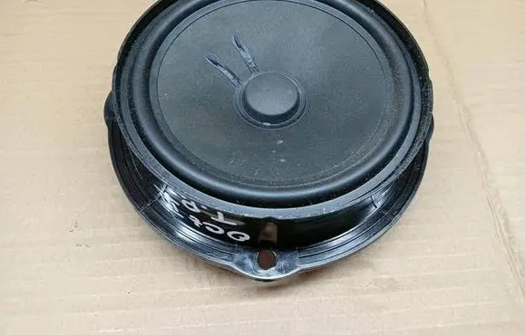 Skoda Octavia Mk3 (5E) Front door speaker 5E0035411C