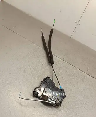 Subaru Forester SJ Front door lock 6070606
