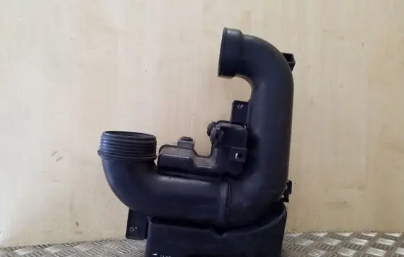 Intake resonator