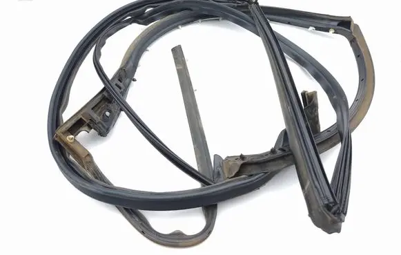 Land Rover Range Rover Sport L461 Rubber seal rear door 