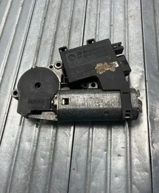 BMW 5 E39 Sunroof motor/actuator 8370810 115852