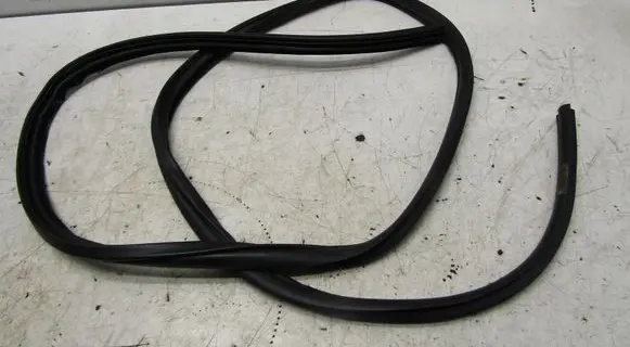 Mitsubishi Outlander Rubber seal rear door 6858