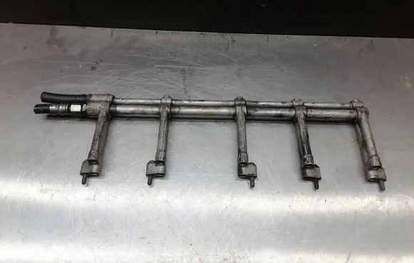 Volkswagen Touareg I Fuel main line pipe 07Z133317J