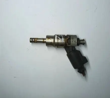 Audi A4 S4 B7 8E 8H Fuel injector 06D133036D