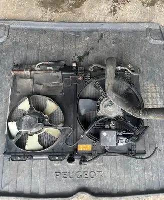 Mitsubishi Outlander Radiator support slam panel