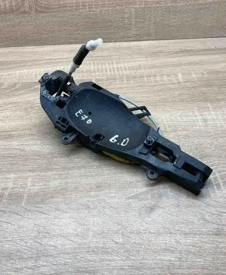 BMW X5 E70 Rear door exterior handle/bracket 7180011