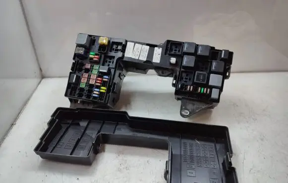 Jaguar XF X250 Fuse box set 8X2T14A003AA