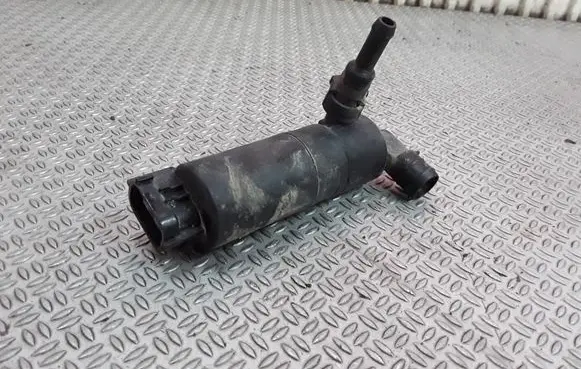 Land Rover Discovery Windscreen/windshield washer pump